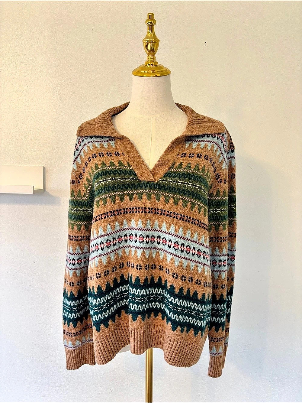 Talbots Johnny Collar Sweater Autumn Fair
Isle V-Neck Tan Size